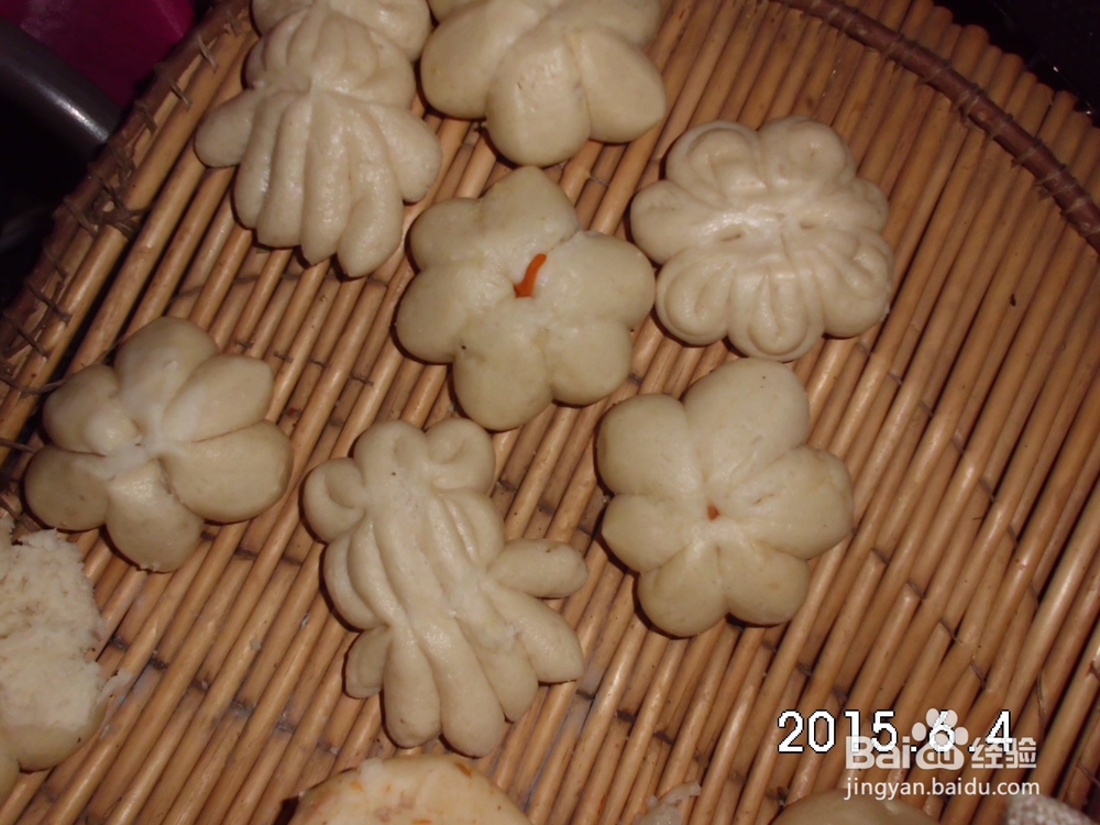 简单易学的银白菊花馒头做法