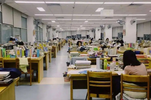考研可以报考几个学校几个专业