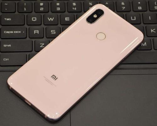 小米8摄像头位置是哪个