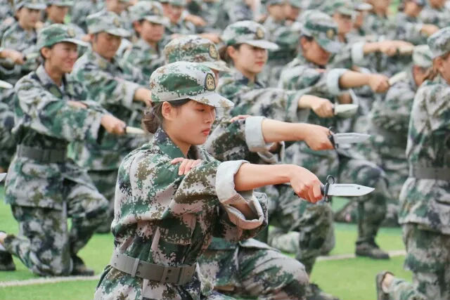 云南工商学院军训多久