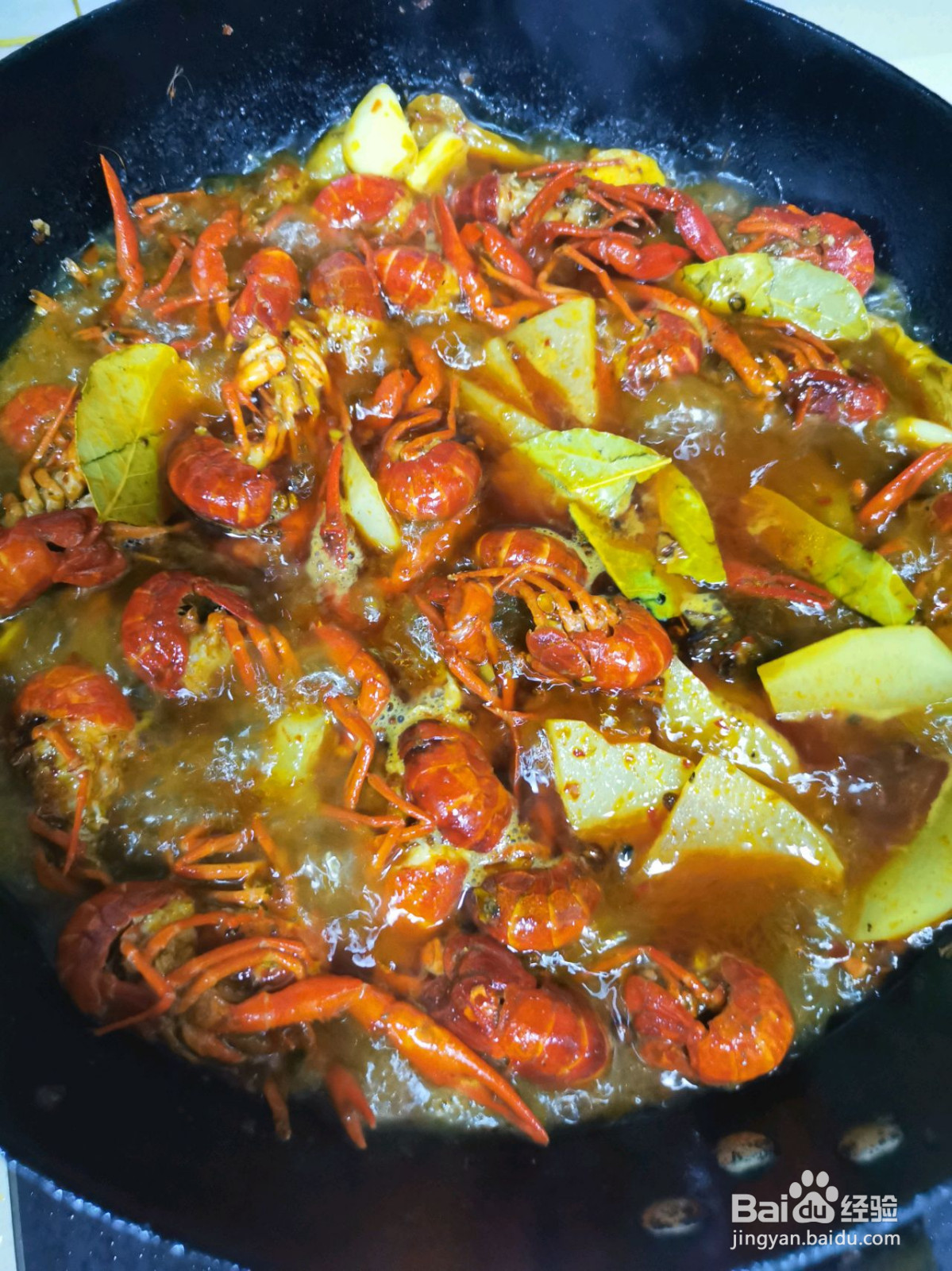 龙虾鸡爪煲的做法