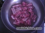 白菜炖排骨的做法