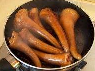 红烧猪尾的做法