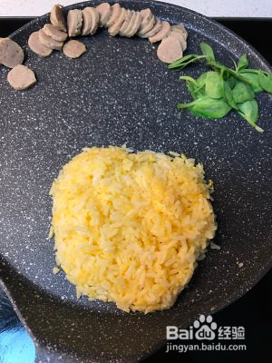 黄金蛋炒饭的制作
