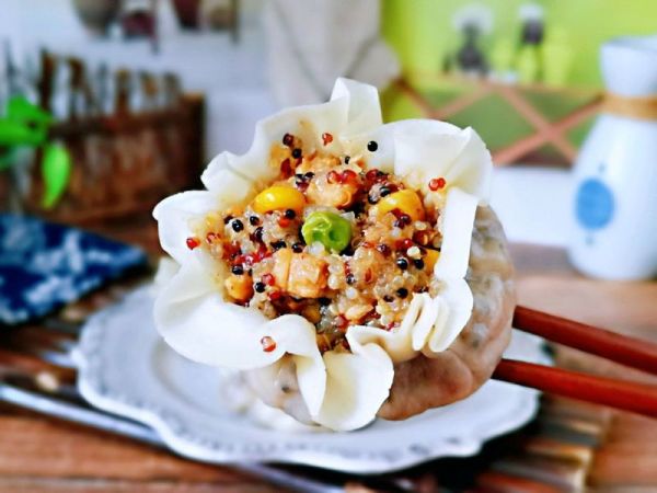 藜麦鸡胸时蔬烧麦