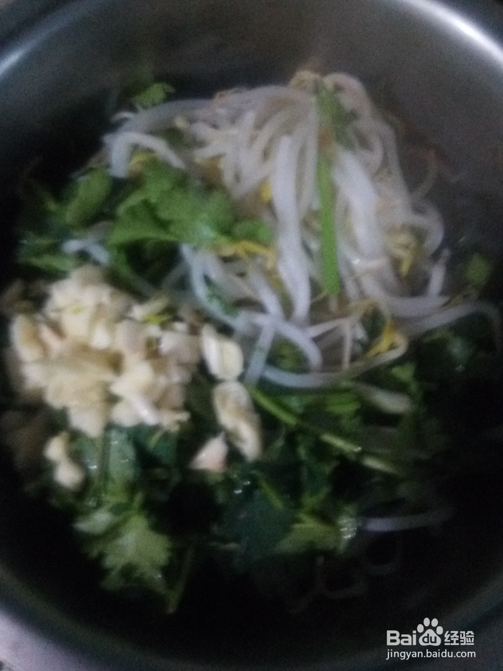 大蒜碎香菜拌绿豆芽