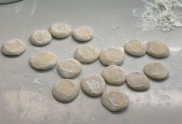 玉米猪肉生煎饺