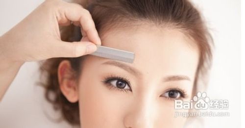 眉毛淡怎么办？DIY修眉技巧大公开