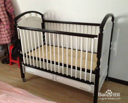 <b>婴儿床会有什么安全隐患</b>
