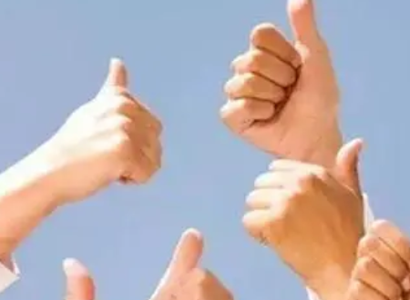 连声赞叹的意思