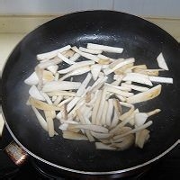 怎么做干煸五花肉杏鲍菇