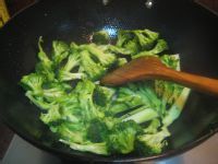 家常版西兰花炒腊肠