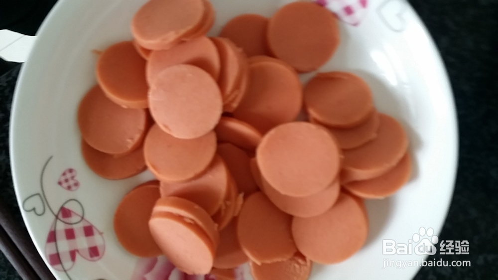火腿肠、鸡蛋炒豆子