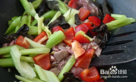 木耳芹菜小炒肉