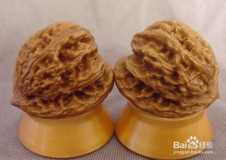 山桃核手串怎么养红