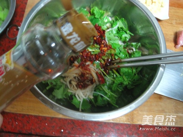 香菜拌金针菇