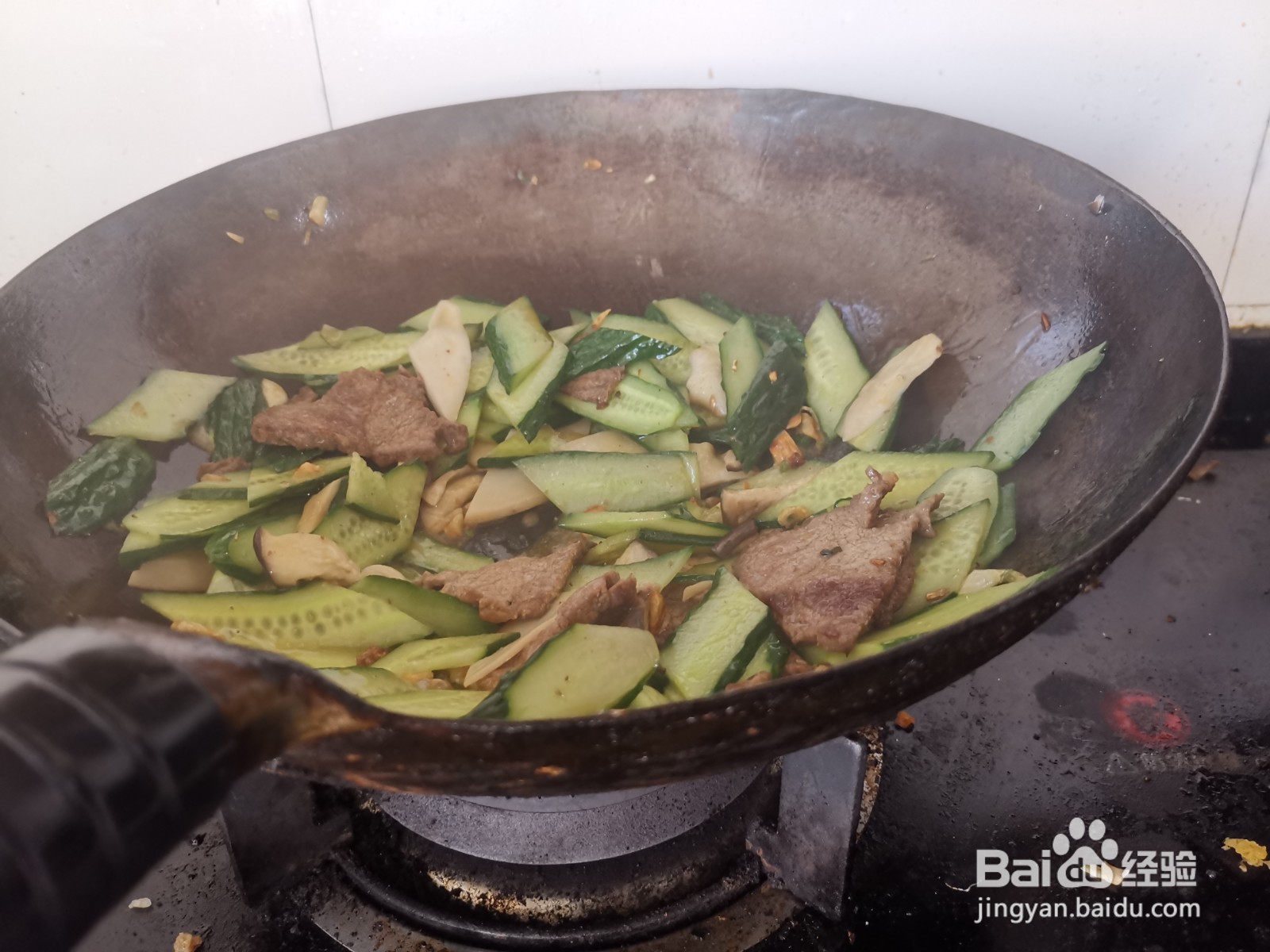 肉炒杏鲍菇黄瓜片