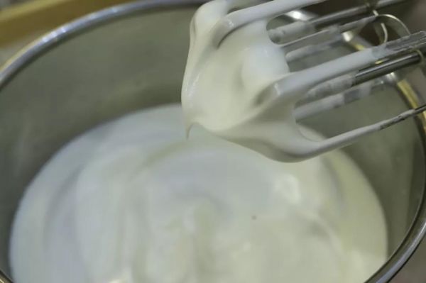 咖啡戚风蛋糕卷