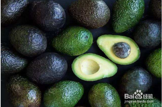 怎么挑选新鲜品质好的牛油果
