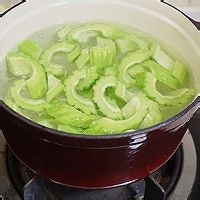 教大家做剁椒苦瓜蒸带鱼