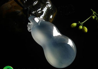 如何鉴别翡翠的好坏