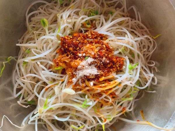 豆芽这样做好吃又下饭