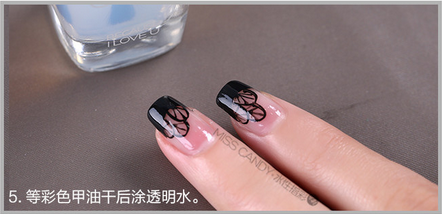 美甲教程，怎么用甲油涂美甲花式角落