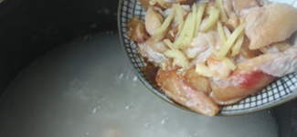 瑶柱鸡丝粥的做法