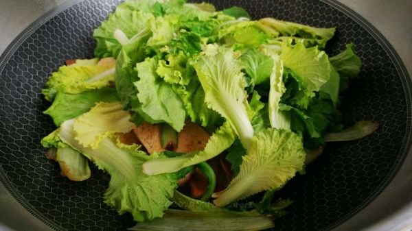 红肠豆腐小白菜