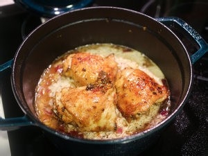 教你怎么做香草鸡腿焖饭
