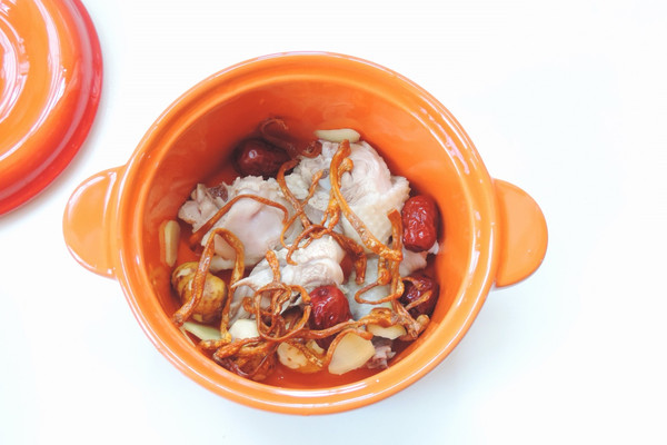 虫草栗子鸡腿炖汤