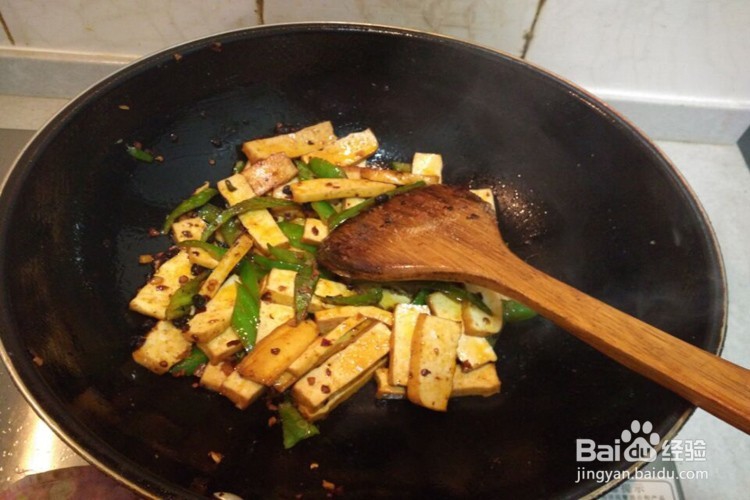 简单的青椒炒豆干做法