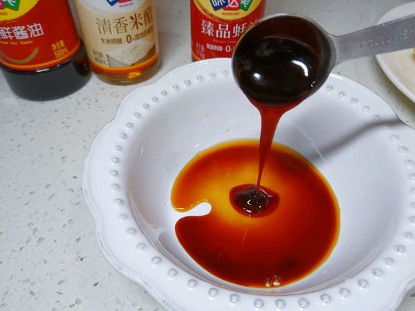 黄瓜鸡蛋虾仁酸汤水饺