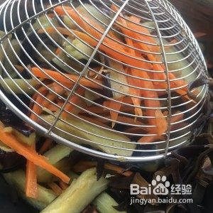 食补养生鱼香茄子煲的做法