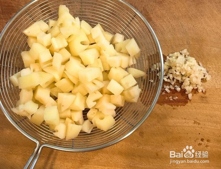 糖醋藕丁的做法