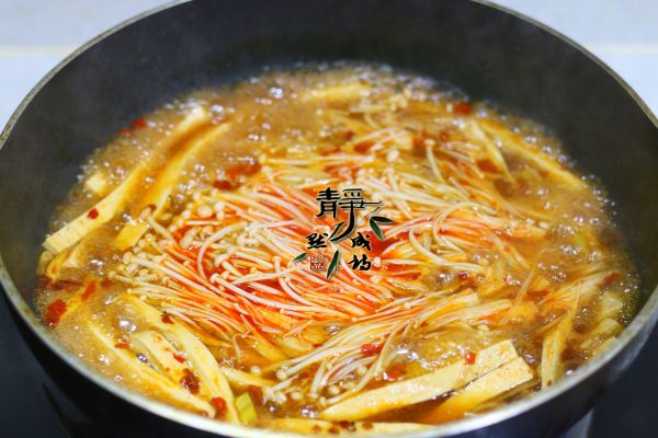 水煮金针菇干豆腐