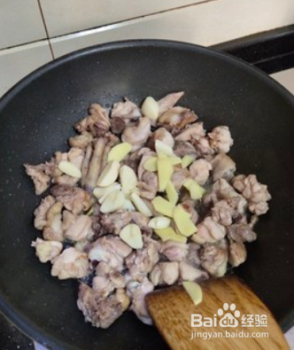 板栗烧鸡怎么做