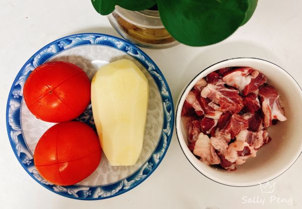 西红柿土豆牛腩