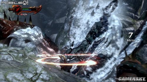 《战神3》利维坦高举爪子