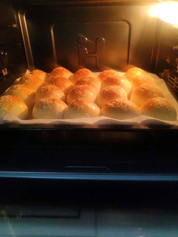 奶香椰蓉小餐包