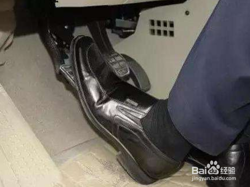 自动档车正确停车方法