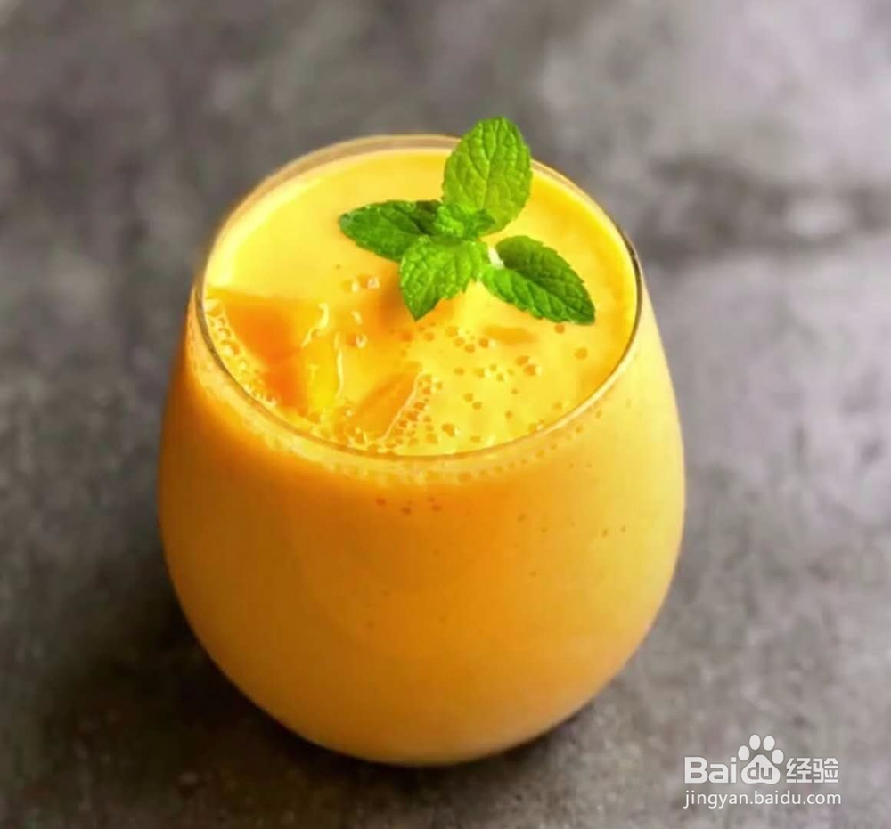 夏天，给自己做一杯芒果奶昔~