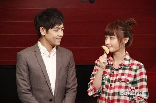 如何幽默聊天,成为受女孩欢迎的人