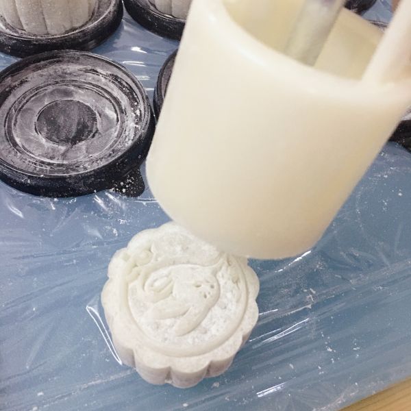 豆沙冰皮月饼，传统口味！