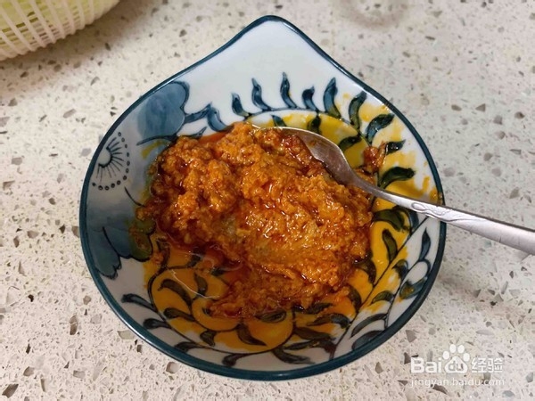 油腐乳包菜炒肉的做法