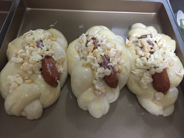 玉米香肠辫子包