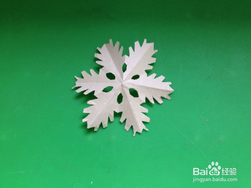 简单剪纸—圣诞雪花的剪法（2）