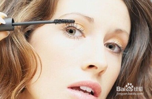 基础的化妆工具都有哪些？新手美眉快来学习！