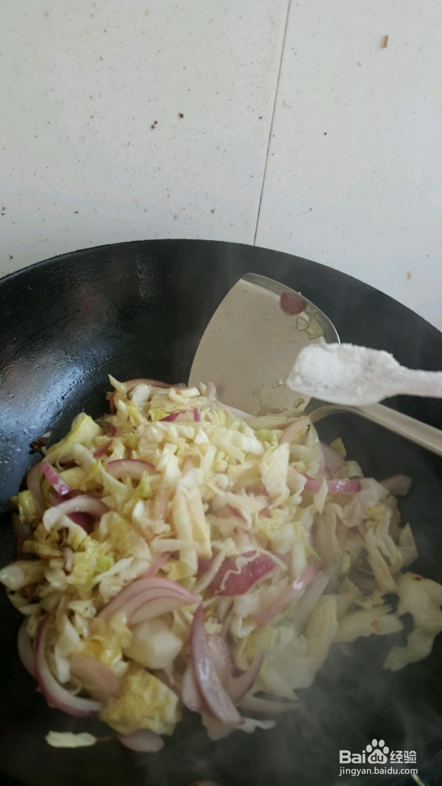 小炒洋葱包菜的做法