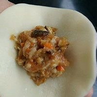 焦香四溢的猪肉香菇锅贴